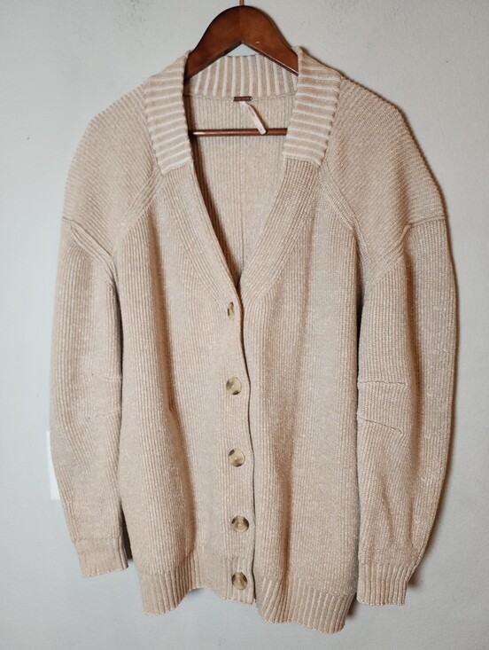 Free People Sweaters - Free People Beige Button V-neck Knit Sweater Cardigan Pockets Small Oversized